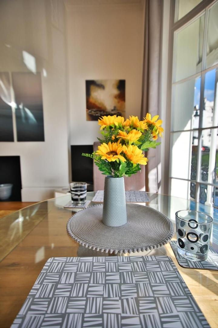 40B Wellington Suites Hastings Ngoại thất bức ảnh